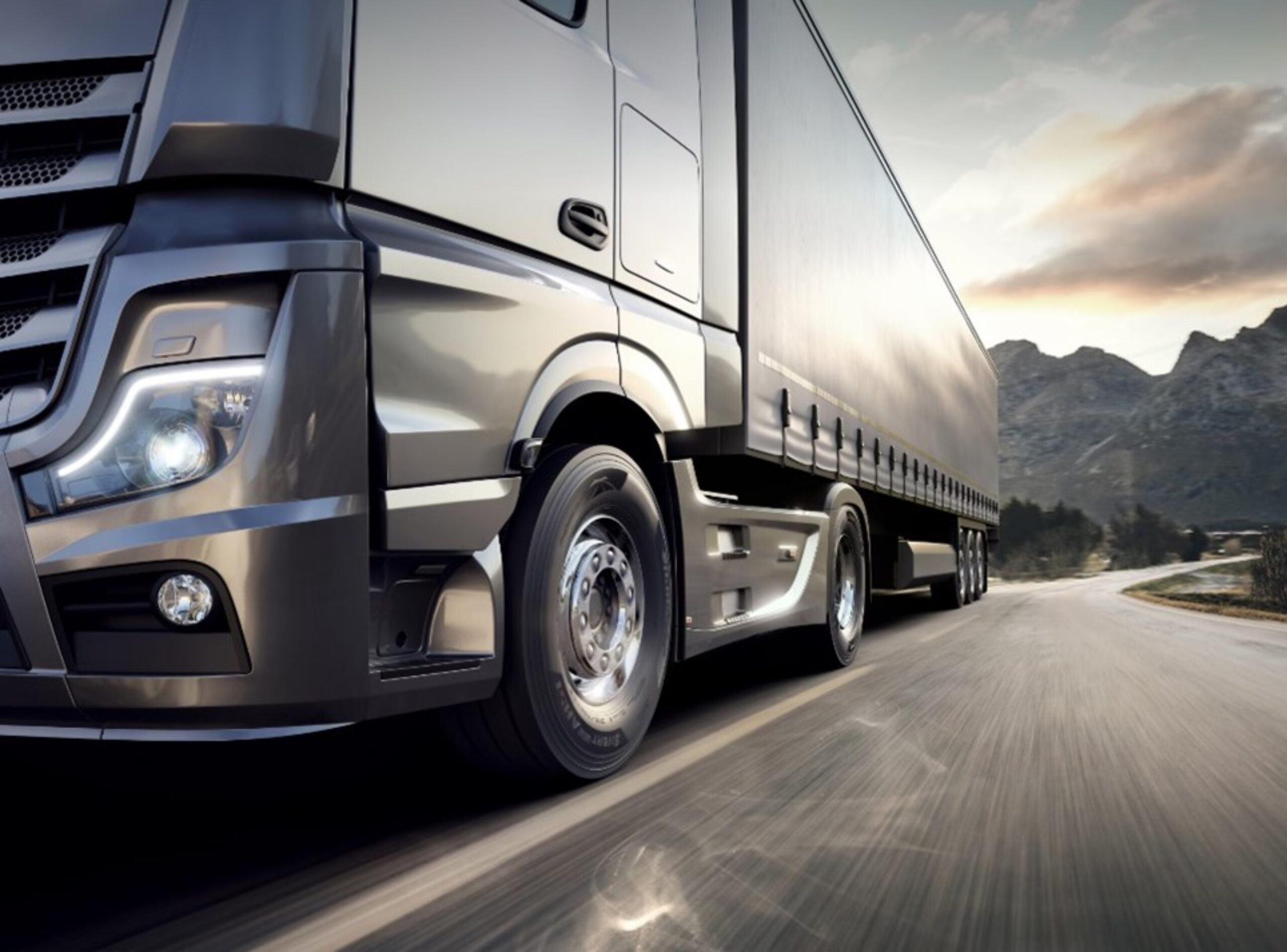 Hankook presenta nuevas llantas para vehículos de carga pesada en el evento Fedetranscarga en Cali