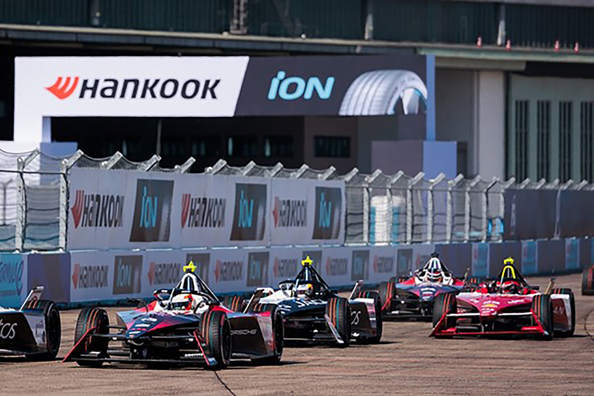 Carreras emocionantes y mucho agarre en la Hankook iON Race: el E-Prix de Berlín deleita a los aficionados